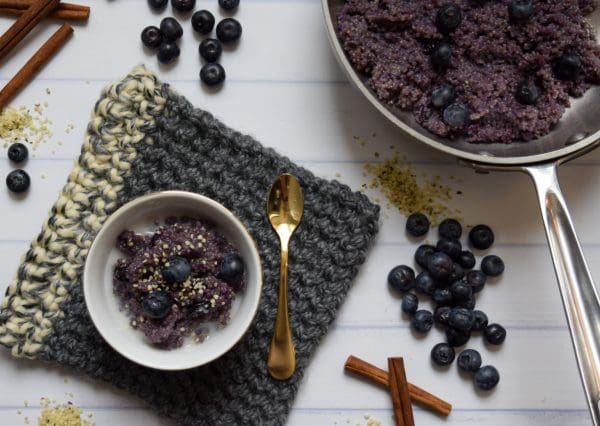 Creamy Blueberry Quinoa Breakfast Bowl